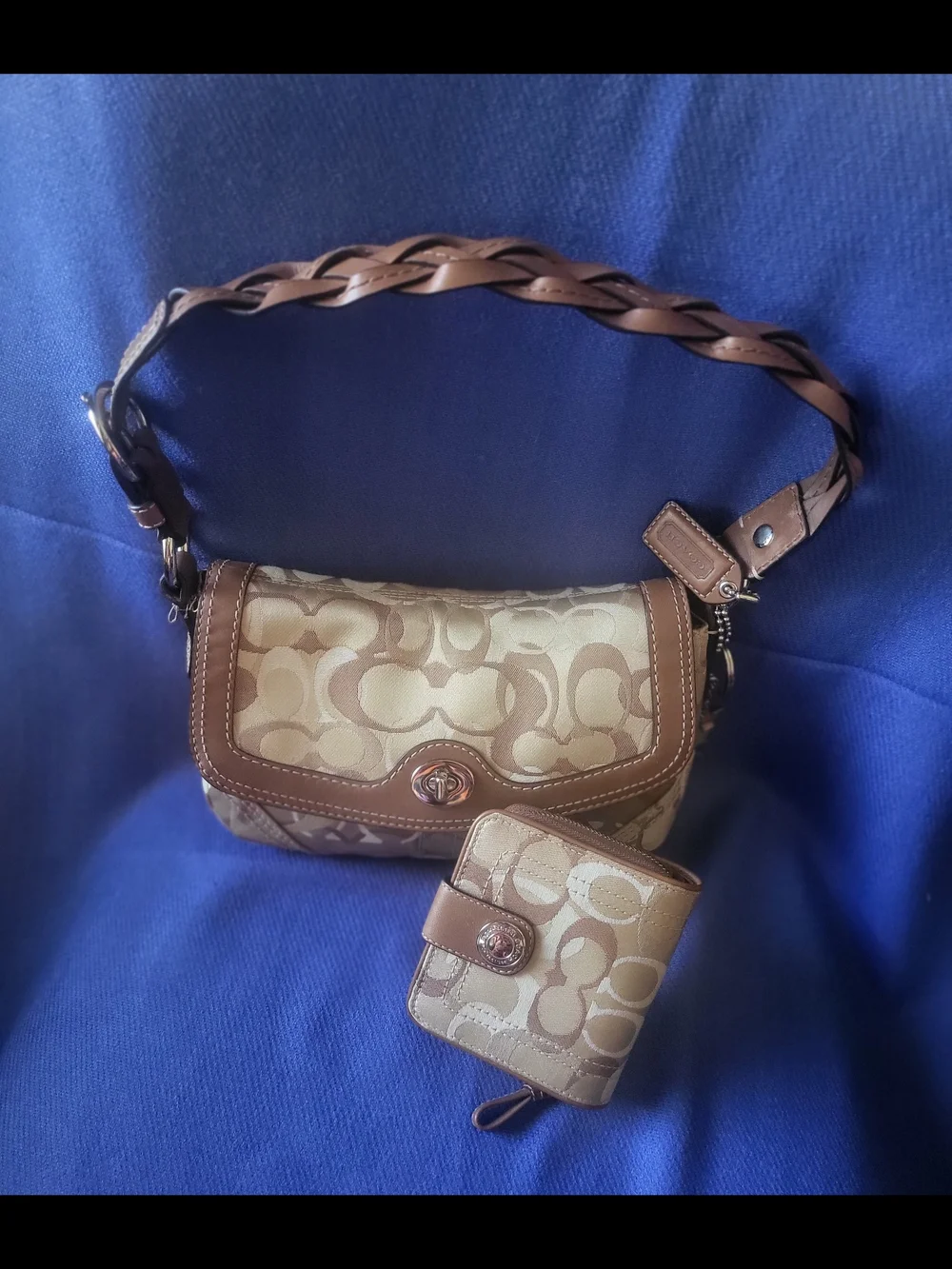 Coach Signature Canvas Brown Shoulder Bag with Matching Wallet - Picture 1 of 16